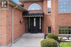 4205 BARTON CRESCENT | Windsor Ontario | Slide Image Four