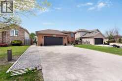 4205 BARTON CRESCENT | Windsor Ontario | Slide Image Five