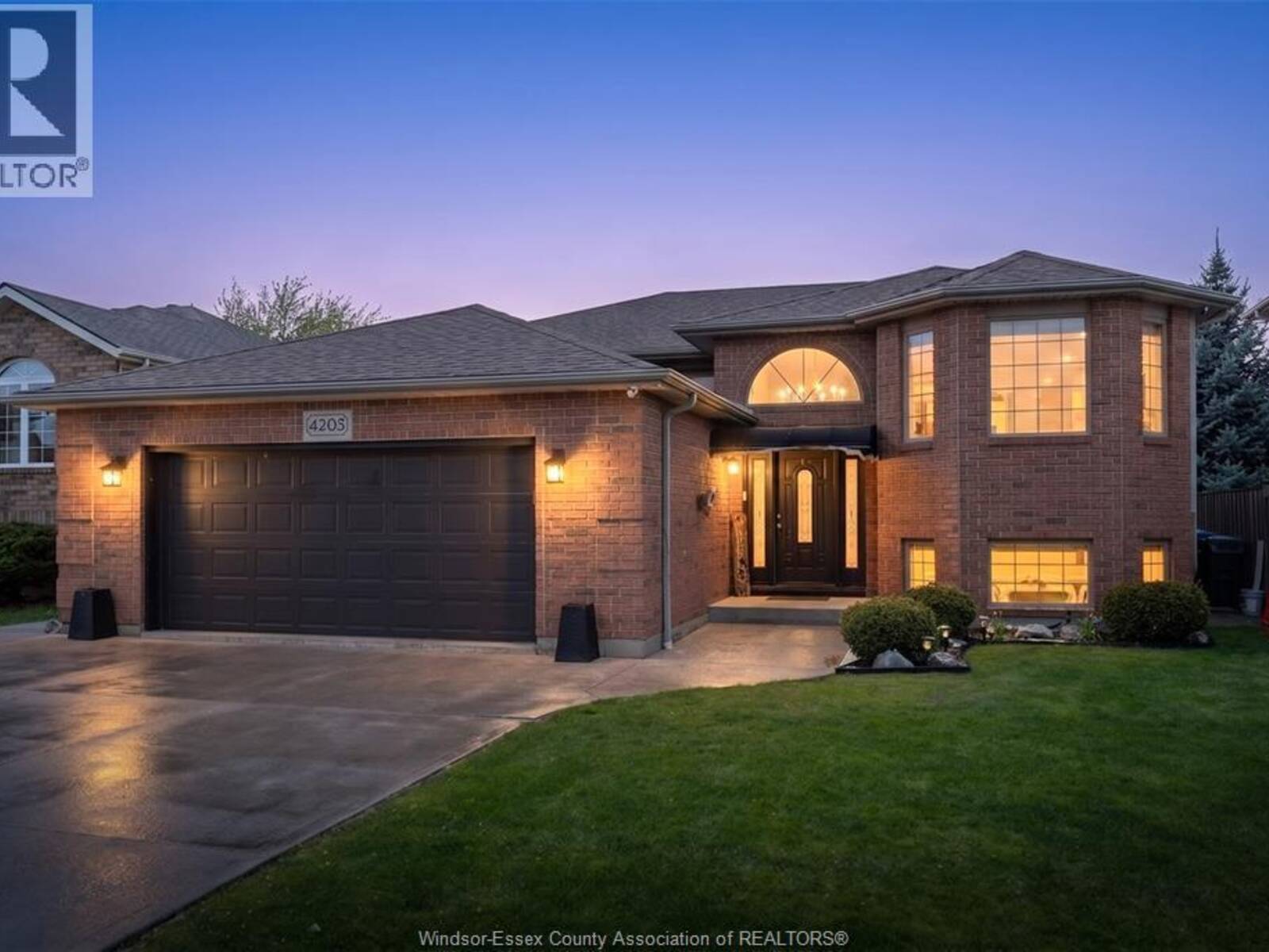 4205 BARTON CRESCENT, Windsor, Ontario N9G 2V5