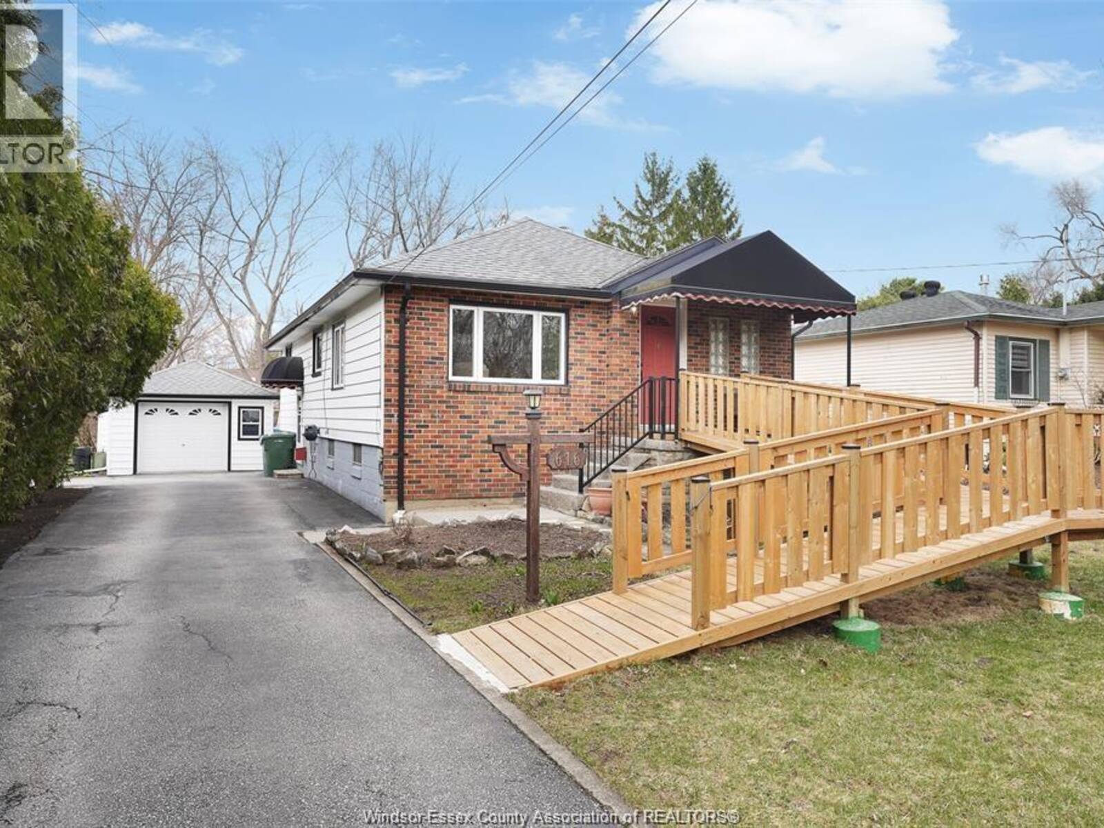 616 DUCHARME STREET, Windsor, Ontario N9G 1K6