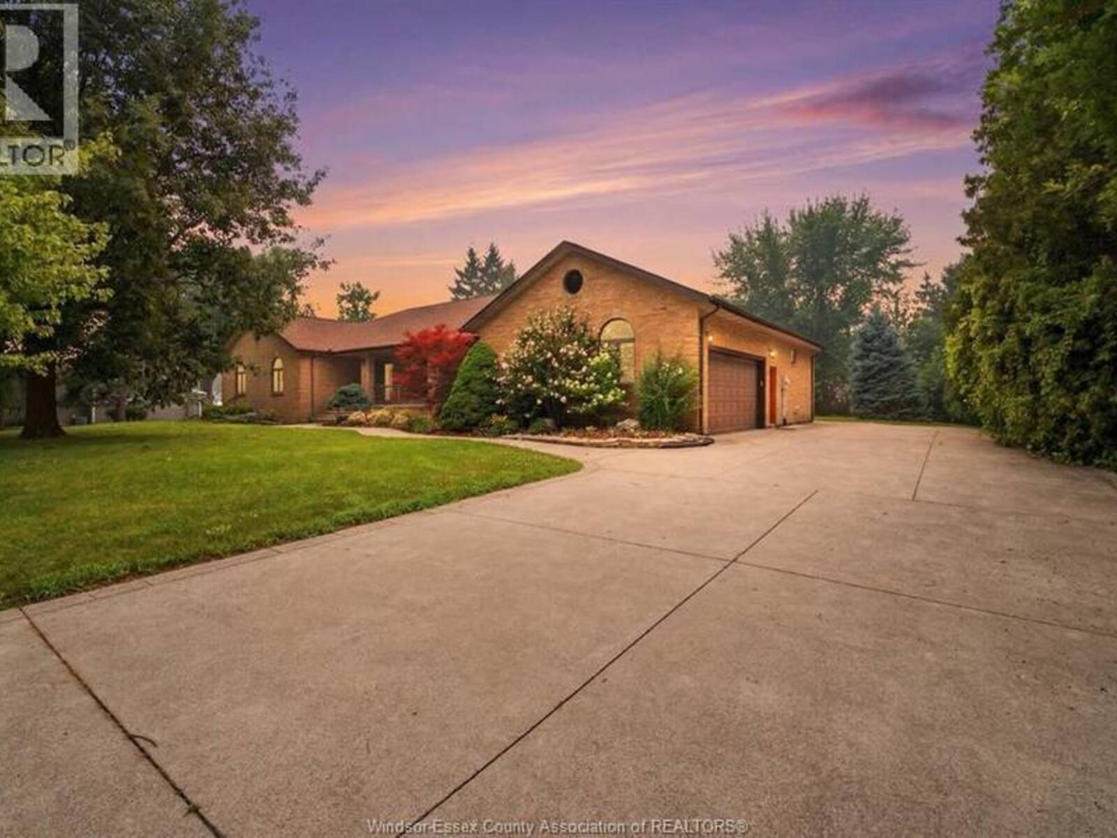 2073 Lesperance ROAD, Tecumseh, Ontario N8N 1Y6