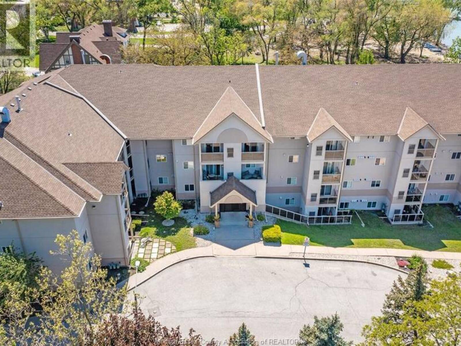 3000 SANDWICH STREET Unit# 309, Windsor, Ontario N9G 4C3