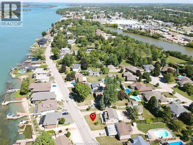 593 DALHOUSIE Amherstburg Ontario, N9V 2M2 - 3 Bedrooms Waterfront Home For sale