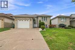 2424 TIMBERCREST AVENUE | Windsor Ontario | Slide Image Two