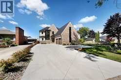 457 ARLINGTON BOULEVARD | Tecumseh Ontario | Slide Image Two