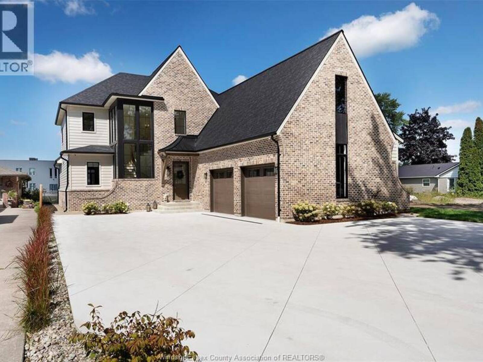 457 ARLINGTON BOULEVARD, Tecumseh, Ontario N8N 2K1