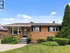 426 BERTHA Windsor Ontario, N8P 1B7