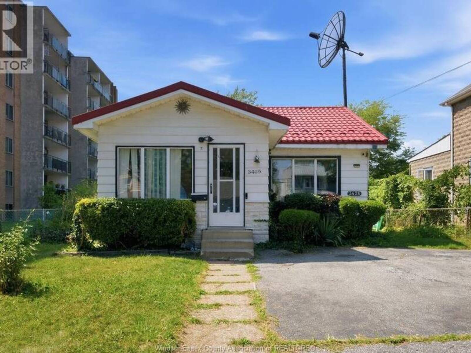 3426 PETER STREET, Windsor, Ontario N9C 1J3