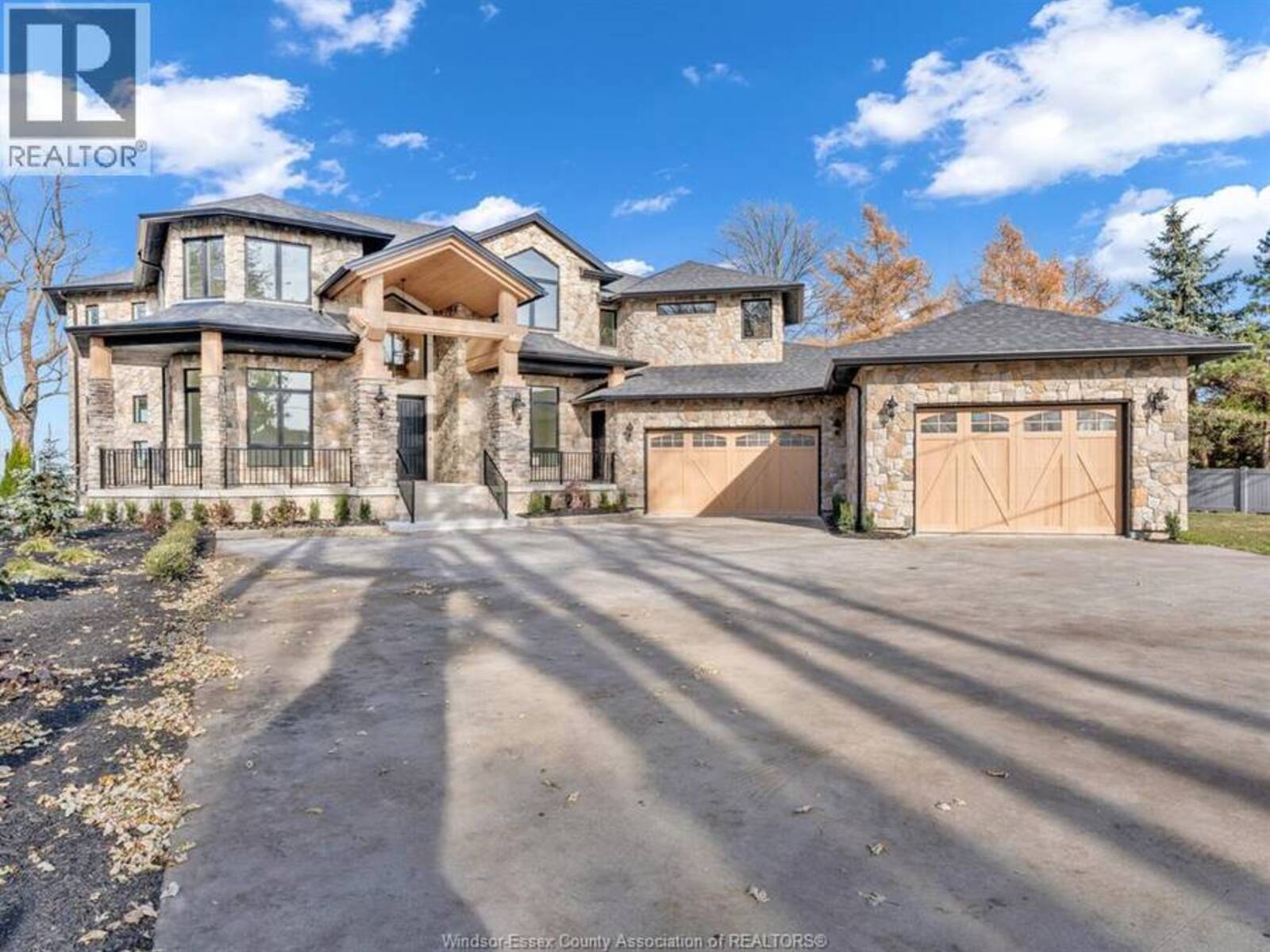 720 OLD TECUMSEH ROAD East, Lakeshore, Ontario N0R 1A0