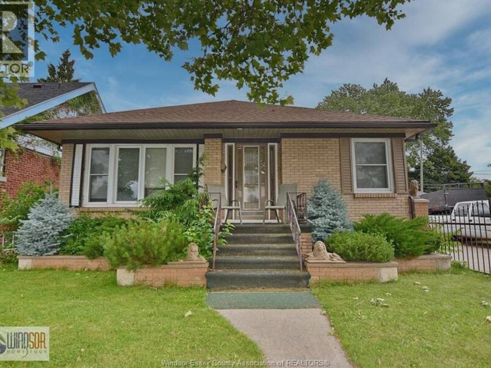 1534 PILLETTE ROAD, Windsor, Ontario N8Y 3C2