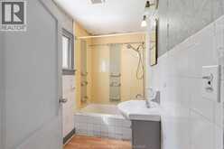 22 Melrose AVENUE | Leamington Ontario | Slide Image Eighteen