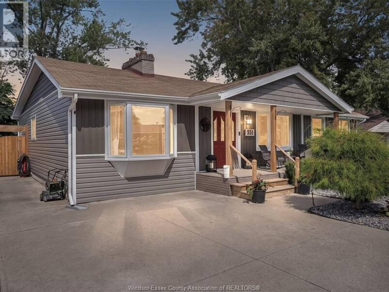 351 SUPERIOR STREET, LaSalle, Ontario N9J 1H7