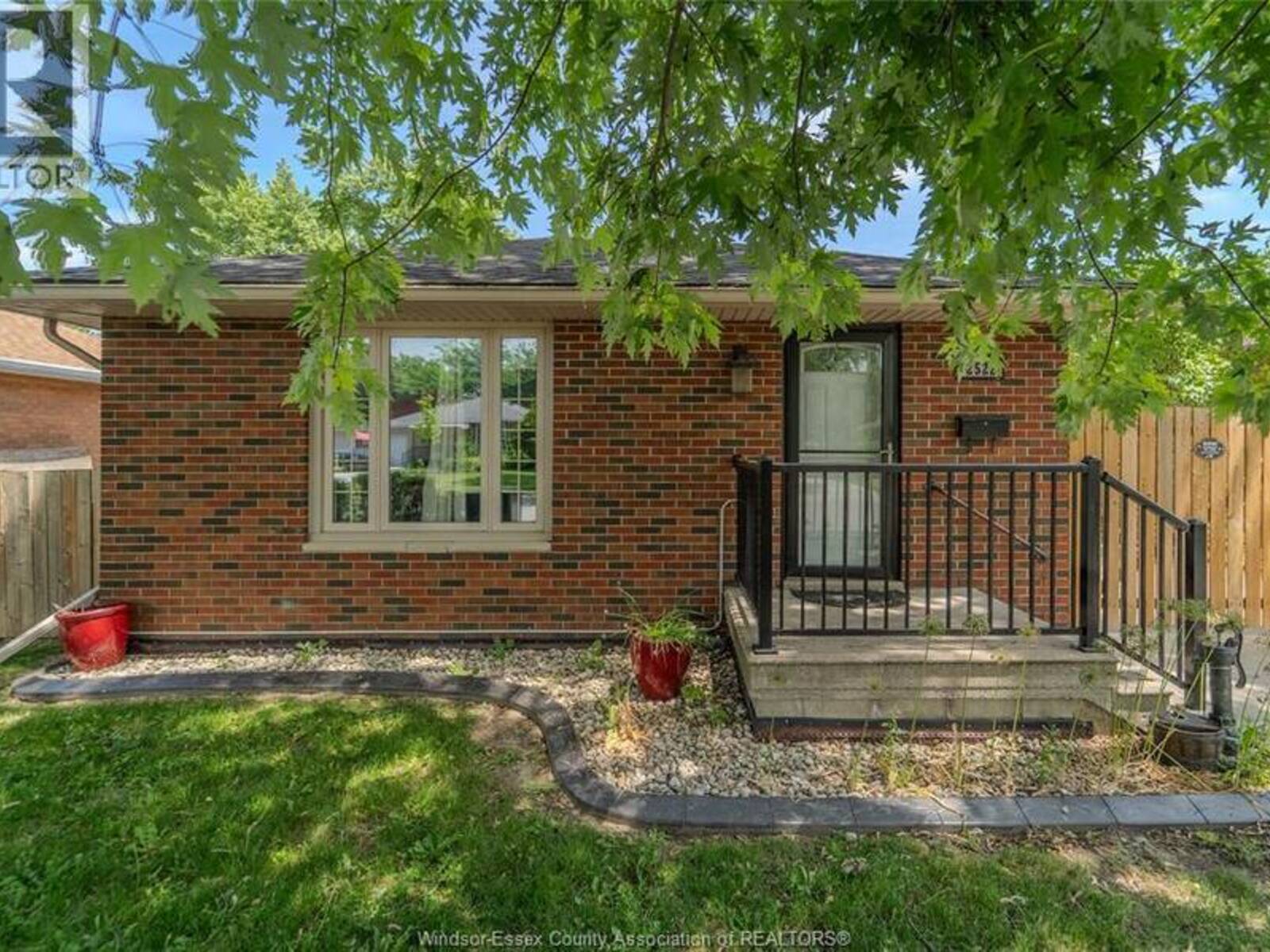 2522 Armstrong AVENUE, Windsor, Ontario N8T 2E8