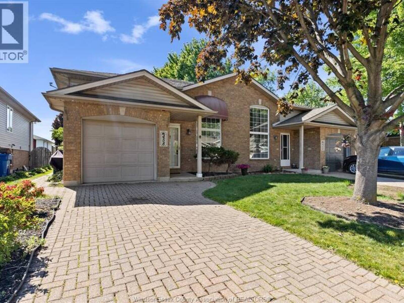 458 MERRILL, LaSalle, Ontario N9J 3N7