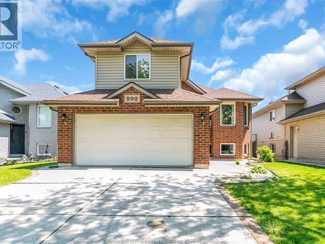 992 WHISTLER Windsor Ontario, N8P 1L2 - 4 Bedrooms Waterfront Home For sale