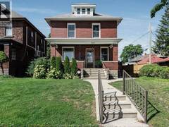 203 Moy AVENUE Windsor Ontario, N9A 2N1