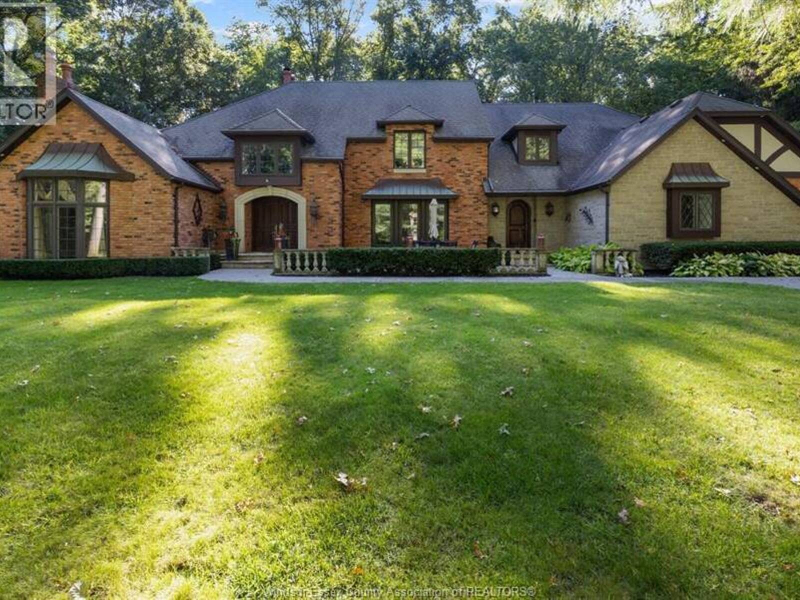 7550 MATCHETT, LaSalle, Ontario N9J 2S5