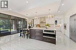 4200 DONATO DRIVE | LaSalle Ontario | Slide Image Nine