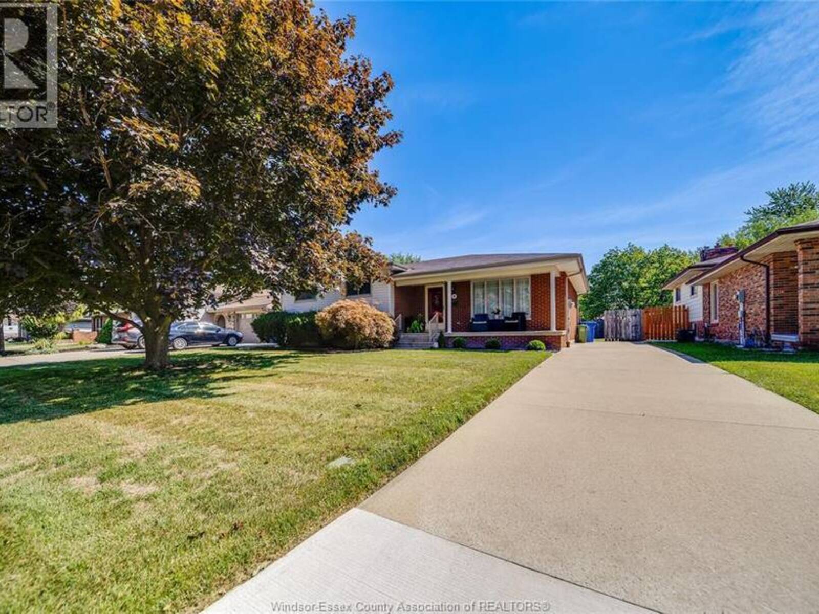 380 WOODRIDGE DRIVE, Tecumseh, Ontario N8N 3A8