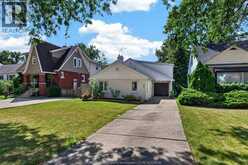857 THOMPSON BOULEVARD | Windsor Ontario | Slide Image Four