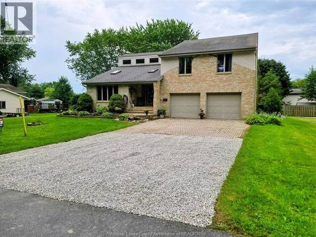 943 ERIE Kingsville Ontario, N9Y 3E3 - 5 Bedrooms Waterfront Home For sale