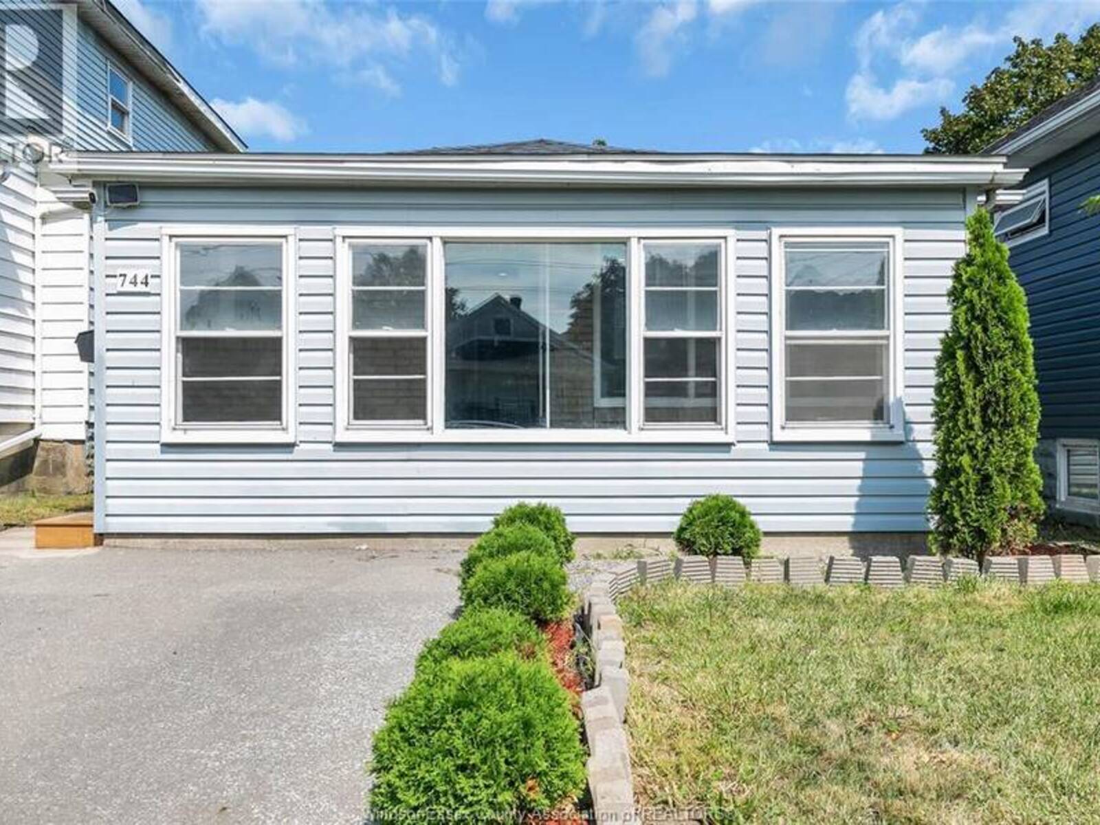 744 MCKAY AVENUE, Windsor, Ontario N9B 2A1