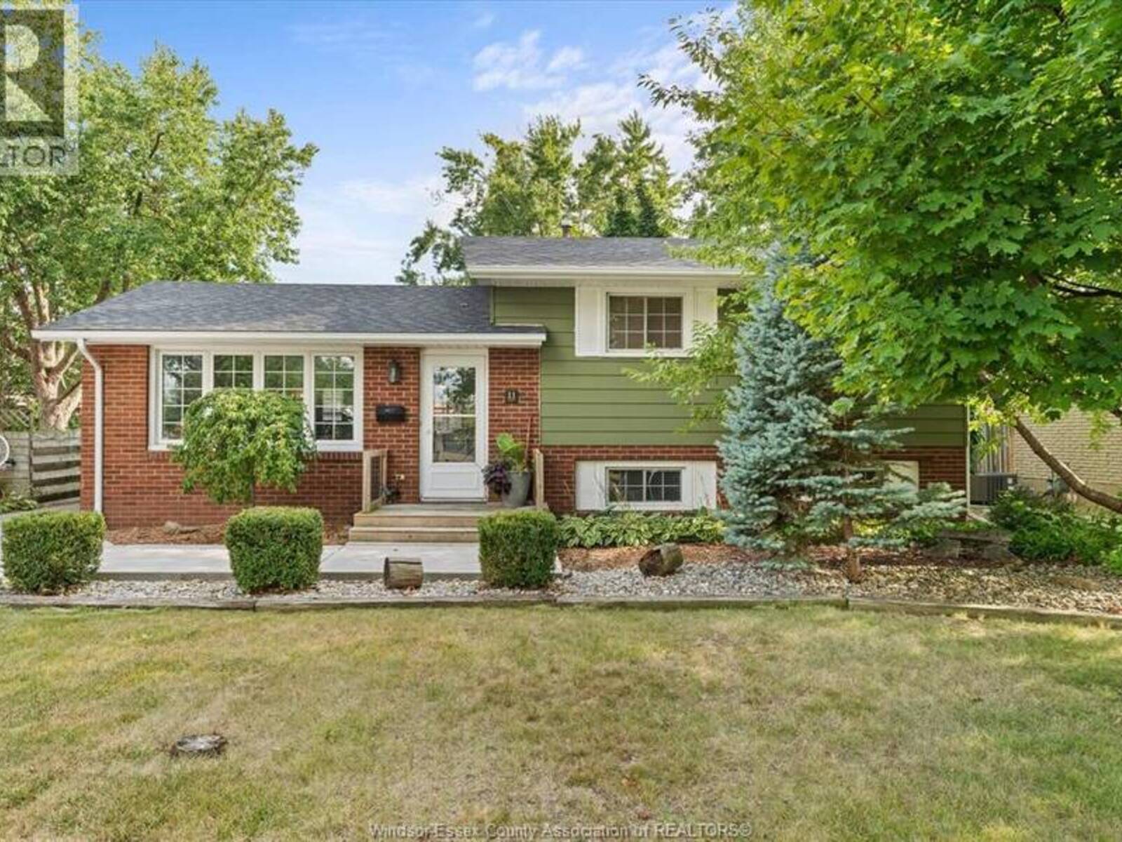 11 Riviera, Amherstburg, Ontario N9V 3A5