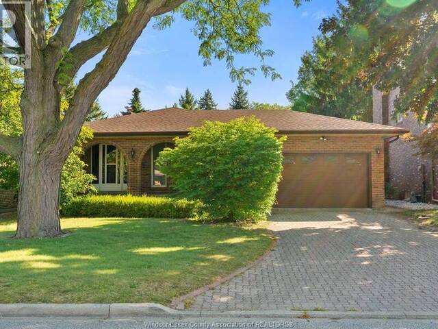 2880 ST. CLAIR AVENUE Windsor Ontario, N9E 4B4 - 5 Bedrooms Home For Sale