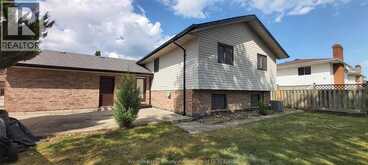 8339 KINGSTON CRESCENT | Windsor Ontario | Slide Image Forty-six
