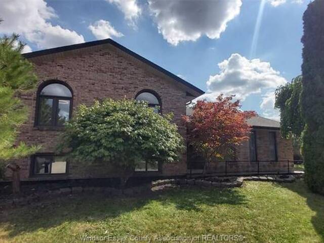 8339 KINGSTON CRESCENT Windsor Ontario, N8S 4R7 - 4 Bedrooms Home For Sale