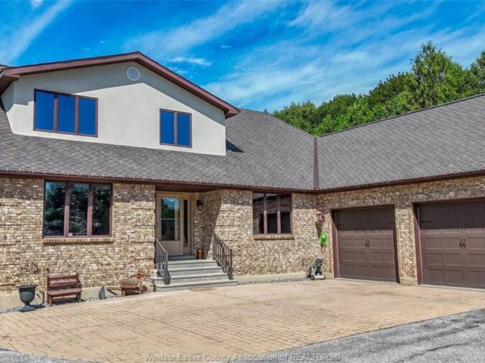 1709 Division ROAD, Kingsville, Ontario N9Y 2H1
