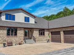 1709 Division ROAD Kingsville Ontario, N9Y 2H1