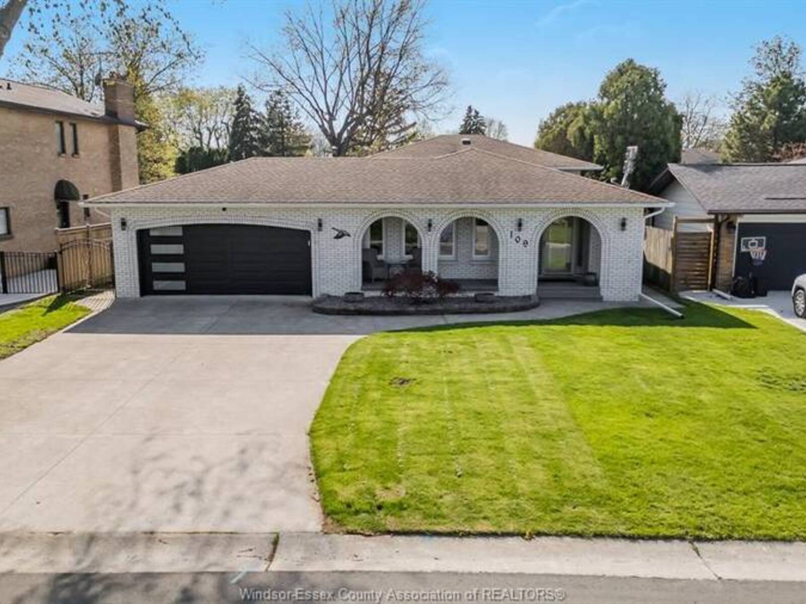 109 CENTENNIAL, Tecumseh, Ontario N8N 2N7