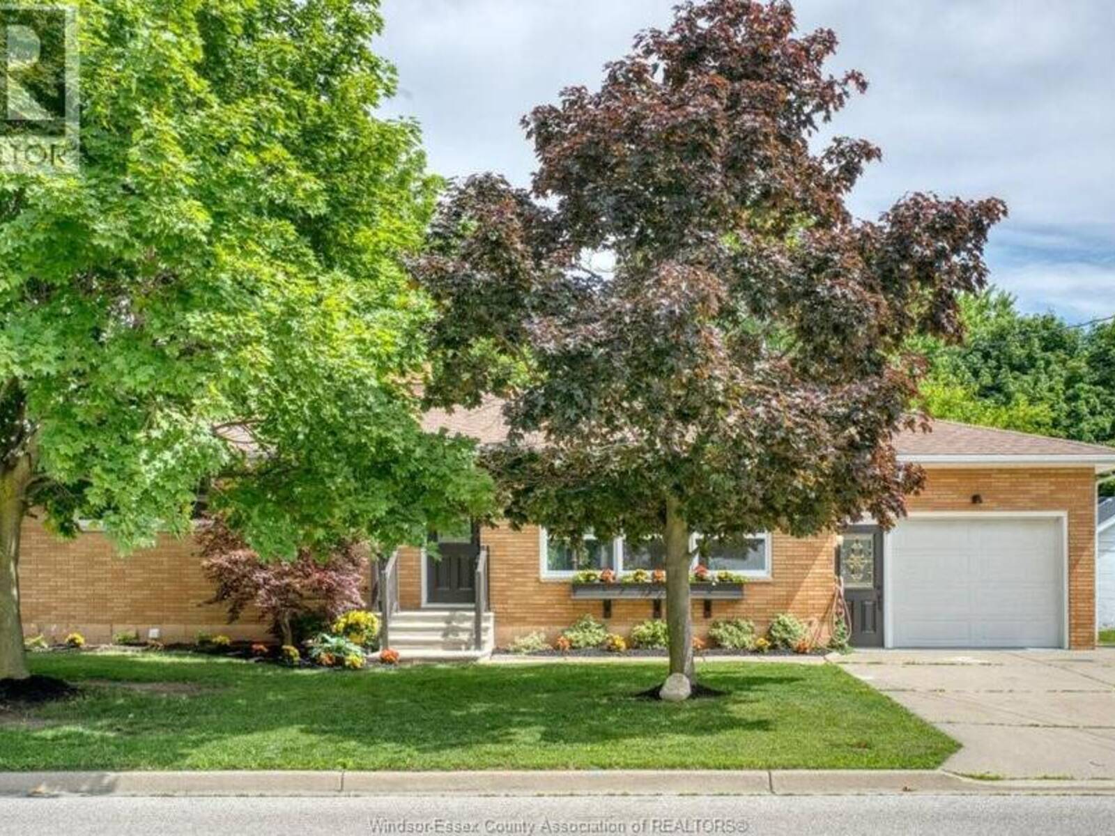 68 MCCALLUM, Kingsville, Ontario N9Y 1C2