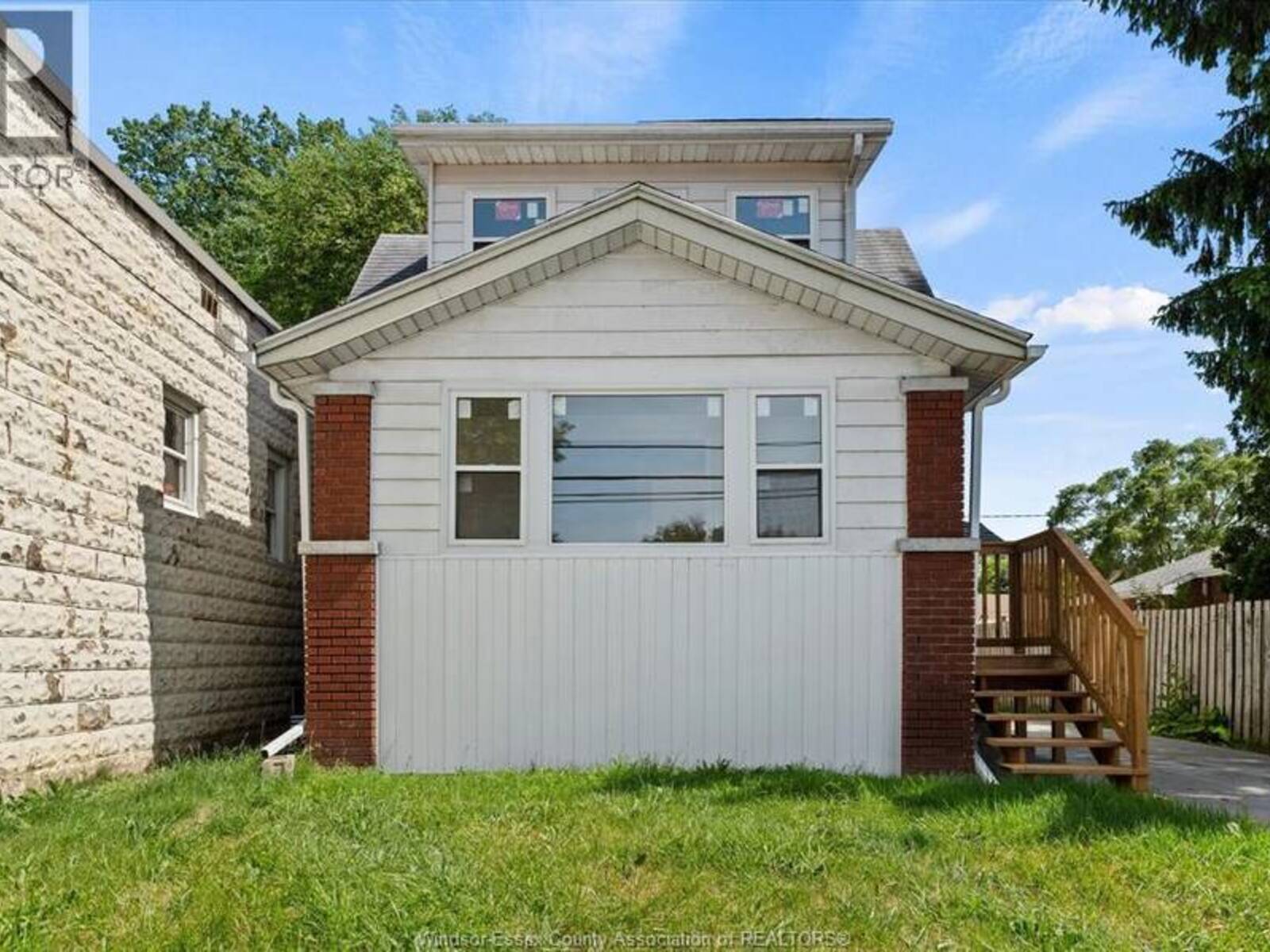 6045 Wyandotte STREET East, Windsor, Ontario N8S 1N3