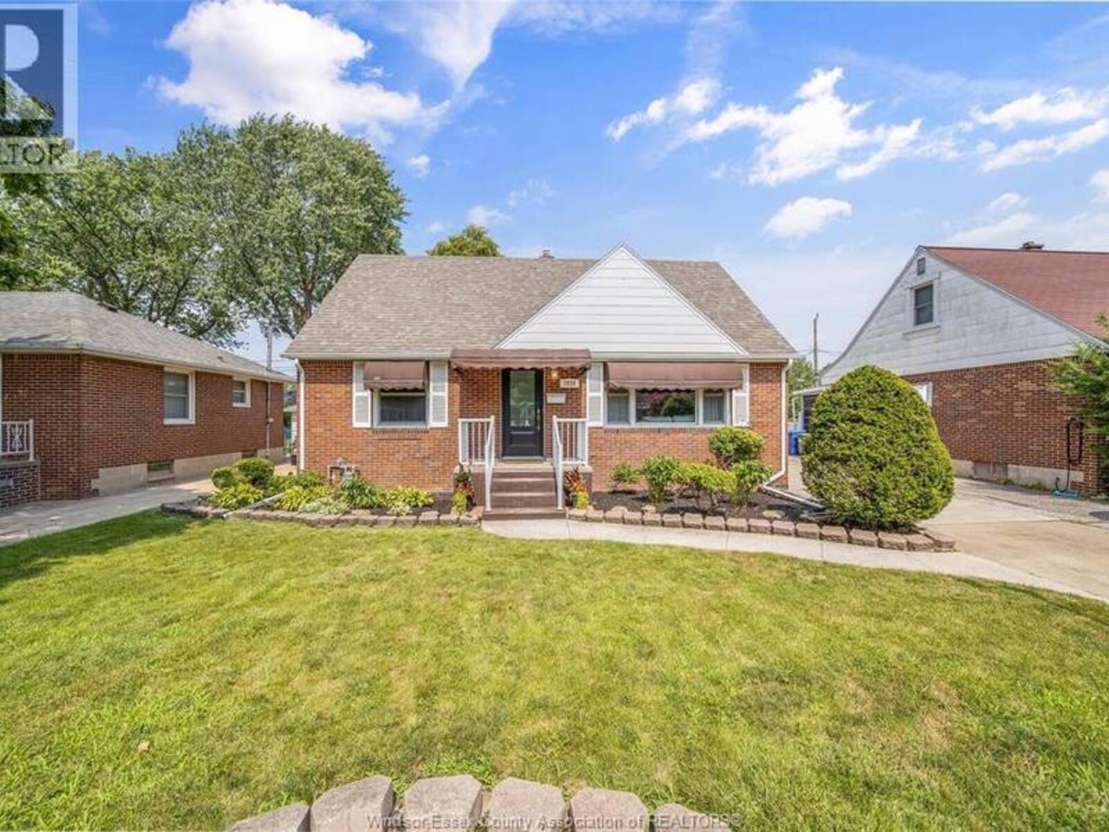 1030 ISABELLE PLACE, Windsor, Ontario N8S 3B2