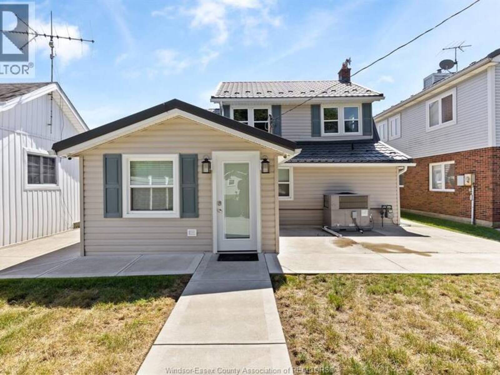 853 LAWRENCE AVENUE, Essex, Ontario N0R 1G0