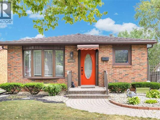 3981 WHITNEY Windsor Ontario, N9C 2C7 - 3 Bedrooms Home For Sale