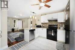768 MCKAY | Windsor Ontario | Slide Image Nineteen