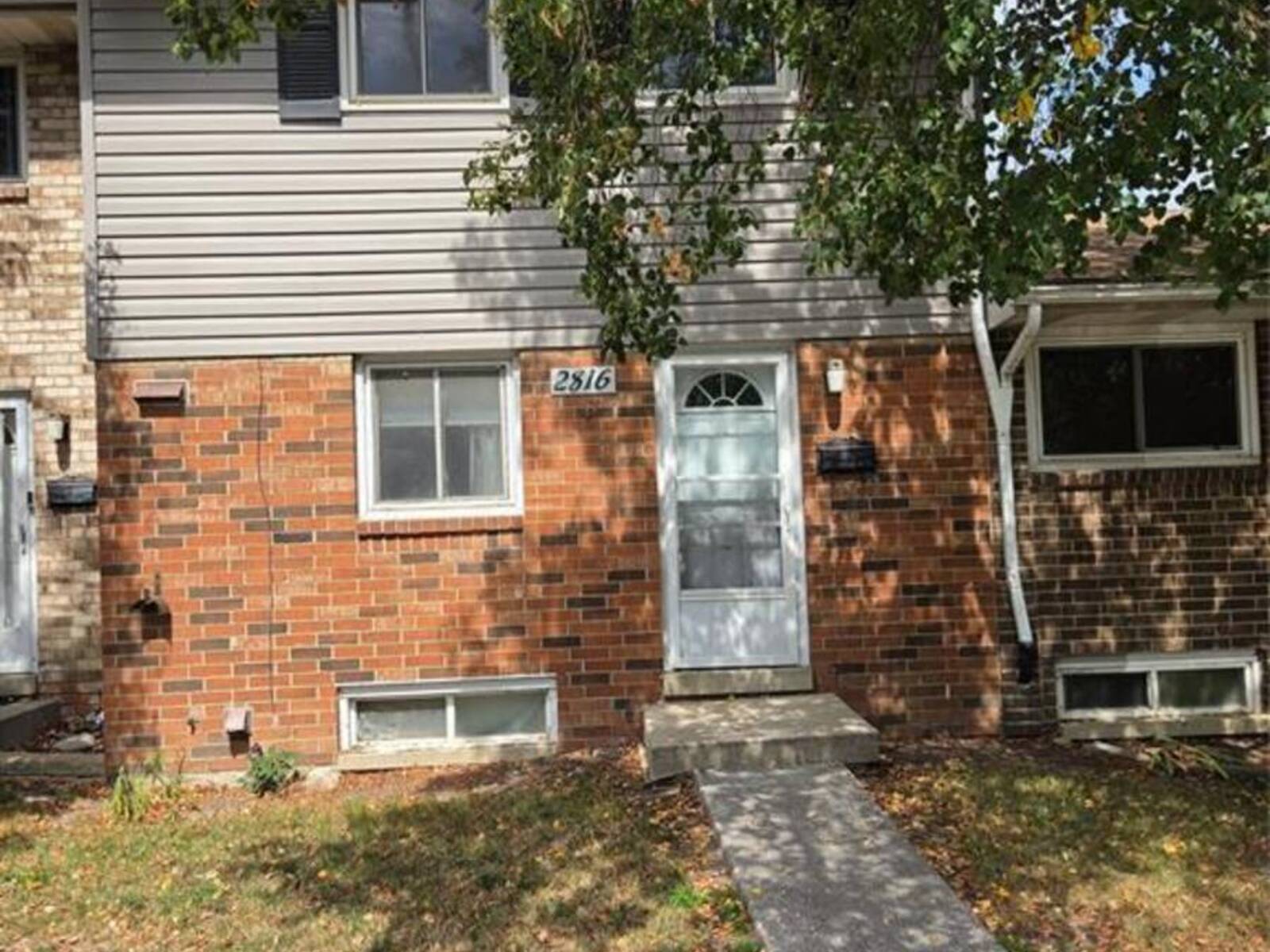 2816 Meadowbrook LANE, Windsor, Ontario N8T 3C3