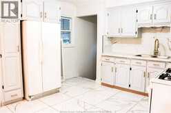 951 RIVERDALE | Windsor Ontario | Slide Image Eight