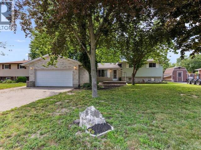 371 OAK STREET Lakeshore Ontario, N0R 1A0 - 4 Bedrooms Waterfront Home For sale