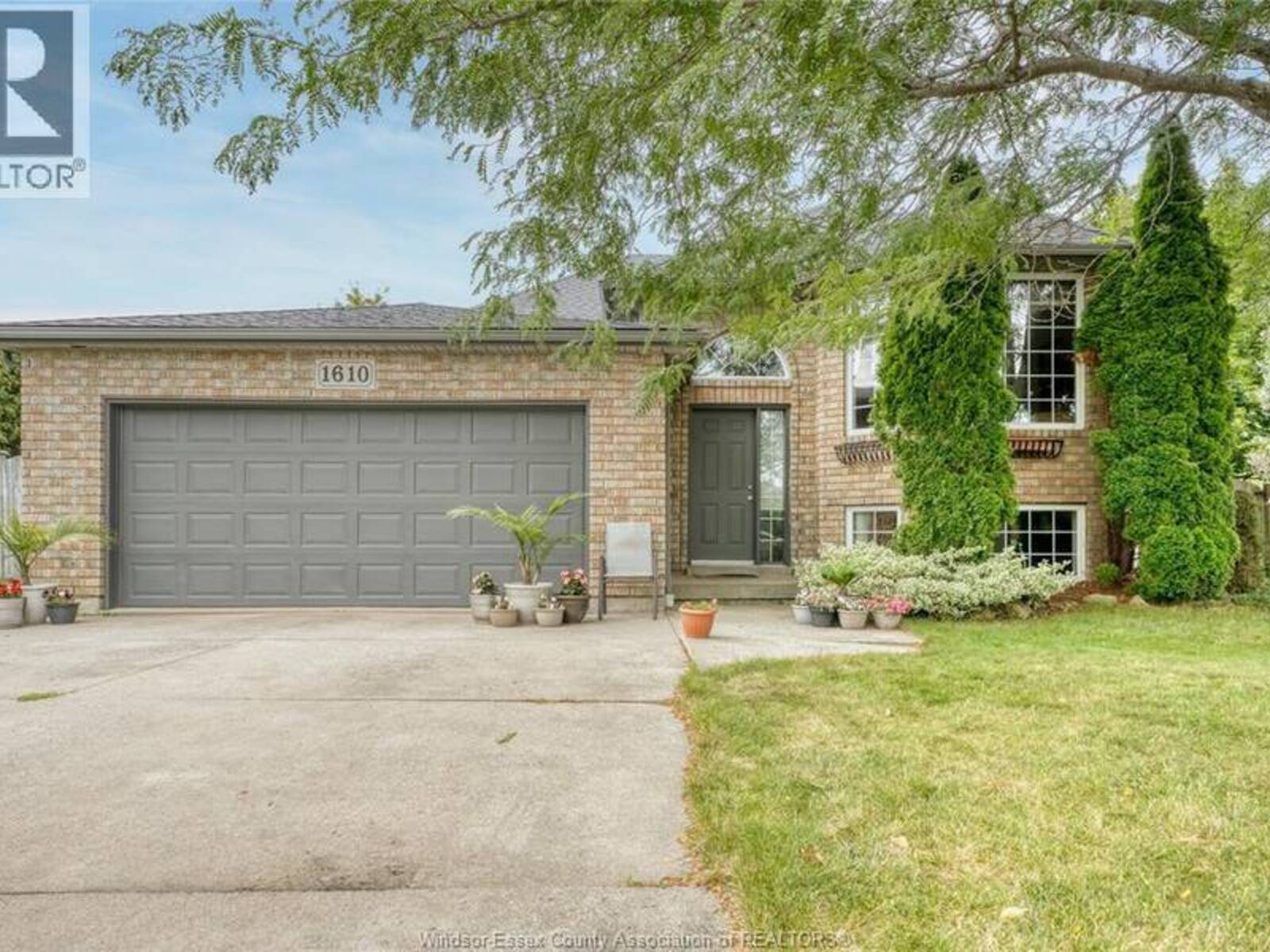1610 Chornoby CRESCENT, Tecumseh, Ontario N8N 4W3
