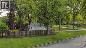 805 Roselawn DRIVE | Windsor Ontario | Slide Image Thirty-one