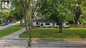 805 Roselawn DRIVE | Windsor Ontario | Slide Image Thirty-three