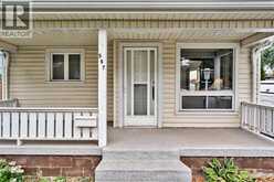 567 EDINBOROUGH | Windsor Ontario | Slide Image Three