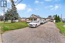 567 EDINBOROUGH | Windsor Ontario | Slide Image Four