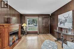 567 EDINBOROUGH | Windsor Ontario | Slide Image Nine