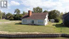 21240 DOCKSIDE | Chatham-Kent Ontario | Slide Image Forty-three