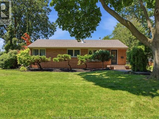 251 ST. MARKS ROAD Tecumseh Ontario, N8N 2H6 - 3 Bedrooms Home For Sale